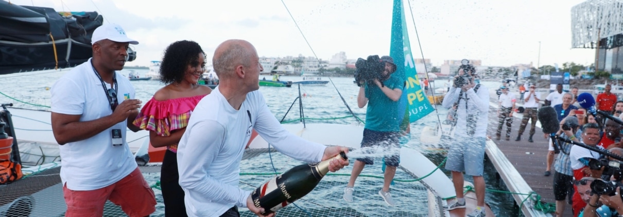 Armel Tripon vainqueur de la Route du Rhum en Multi50 !