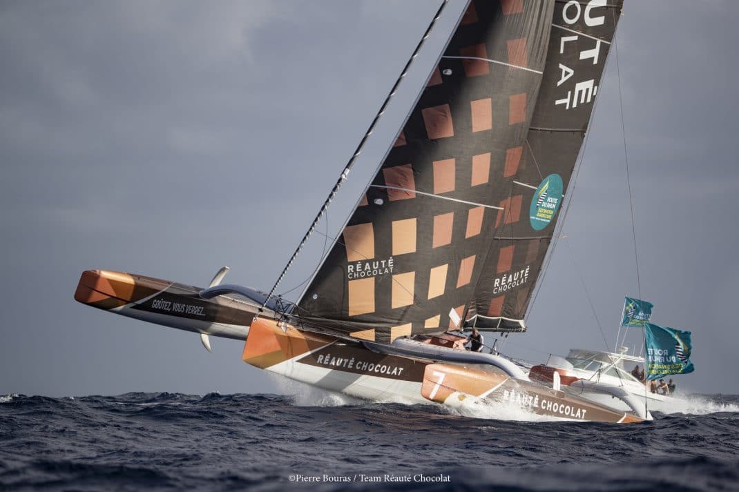 Armel Tripon remporte la Route du Rhum 2018 sur Team Réauté Chocolat